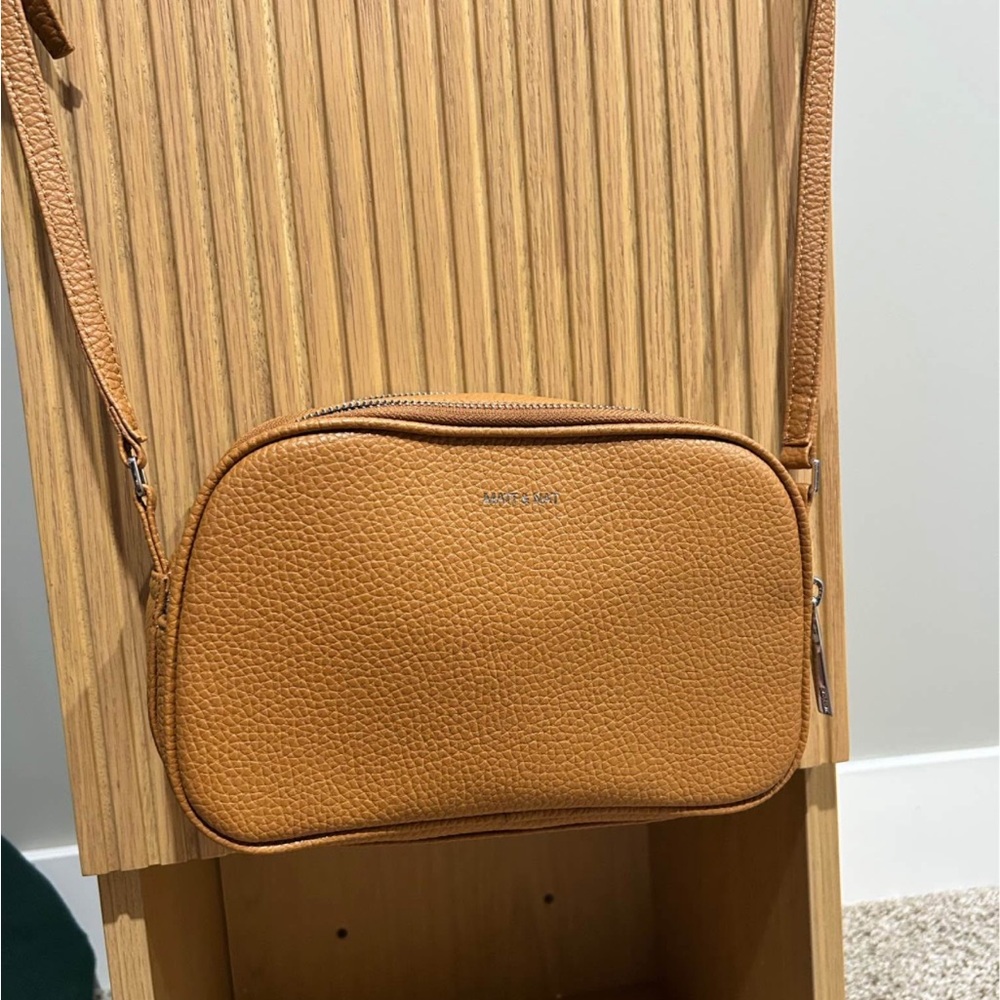 🧡 Matt & Nat “PAIR” Vegan Crossbody – Purity Collection – Amber